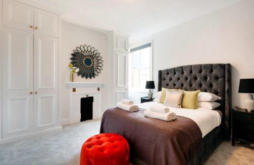 Earlsfield House | Contemporary Family Home in London Near Amenities & Transport