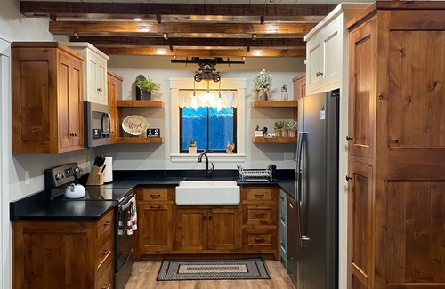 West Union Other | Modern Farmhouse Retreat: 3 Bedrooms, Sleeps 8, Top Rated
