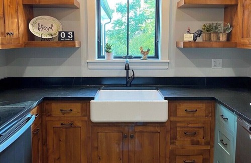 West Union Other | Modern Farmhouse Retreat: 3 Bedrooms, Sleeps 8, Top Rated