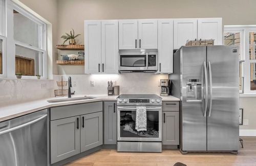 Sloan Lake House | Stylish Modern Farmhouse Near Downtown & Sloans Lake