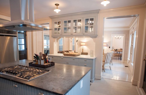 Buxton House | Inviting Farmhouse Retreat for 10 Near Ocean and Ski Resorts