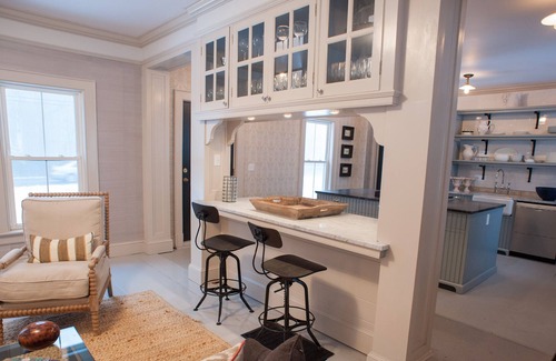 Buxton House | Inviting Farmhouse Retreat for 10 Near Ocean and Ski Resorts
