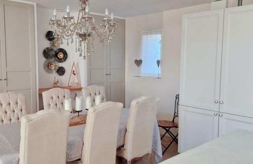 Uzes Villa | Idyllic Modern Farmhouse in Uzés with Pool and Spa Amenities