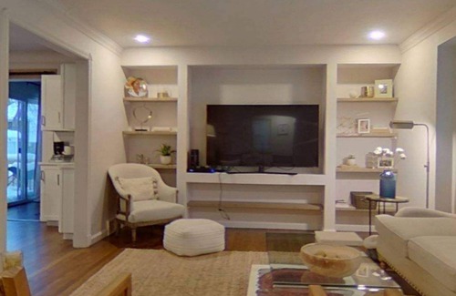 Fairview Park House | Modern Farmhouse Retreat with Hot Tub & Spa - Rated 9.2