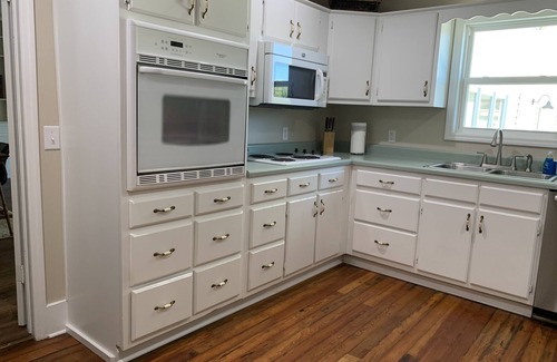 DeSoto County Other | Modern Farmhouse Retreat: Guest Rated 10/10 & Family-Friendly