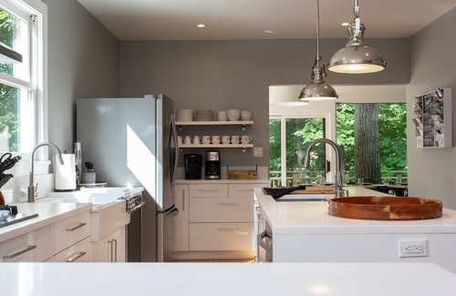 Three Oaks House | Idyllic Farmhouse Retreat with Pool & Hot Tub, Near Beach