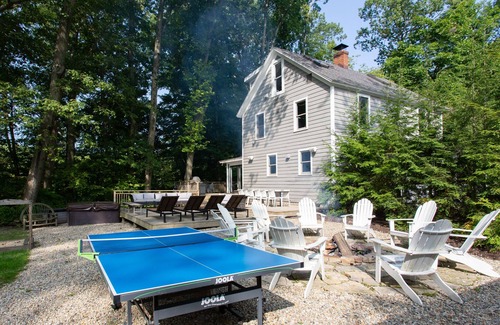 Three Oaks House | Modern Farmhouse w/ Pool, Hot Tub & Guest House, 5 mins to Beach