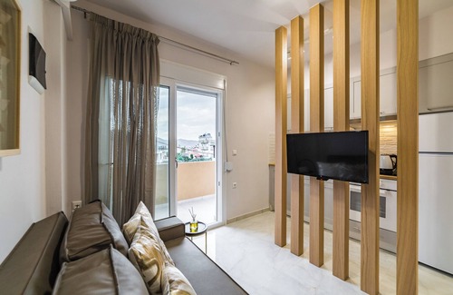 Gazi Apartment | Modern flat, few minutes away from Beach