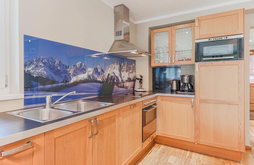 Kitzbuehel Apartment | Modern Flat with Hahnenkamm Views Near Ski Lift