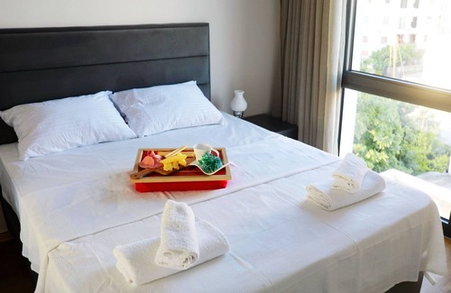 Yenisehir Apartment | Modern Flat w Balcony Near Kyrenia Gate in Nicosia