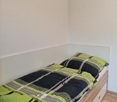 Am Wasserwerk Apartment | Modern Central Flat with WIFI in a Peaceful Setting