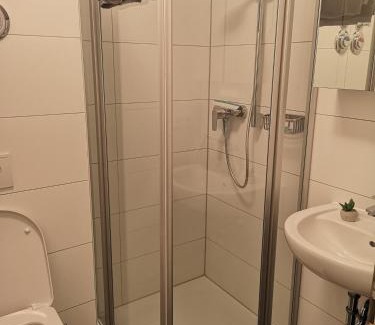Am Wasserwerk Apartment | Modern Central Flat with WIFI in a Peaceful Setting