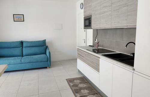 Caorle Apartment | Beachside Flat with Pool: Ideal for Families and Pets