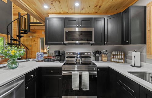 Campton Cabin | Modern Forest Cabin w/Hot Tub, Sauna & Firepit near Natural Bridge State Park