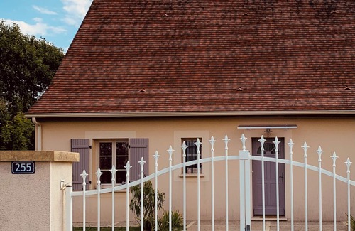 Marcillac-Saint-Quentin House | Modern house with enclosed garden, Périgord noir. 8km from Sarlat 20 mn from Lascaux.