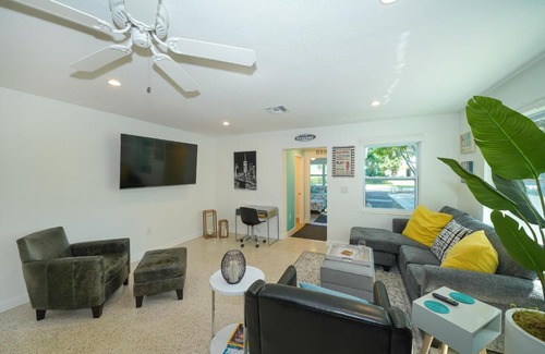 South Sarasota House | Modern Retreat: Just Minutes from the Beach & Pet Friendly