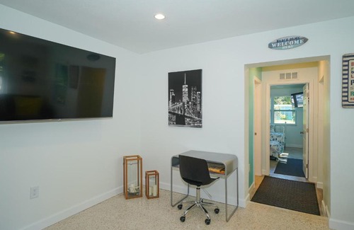 South Sarasota House | Modern Retreat: Just Minutes from the Beach & Pet Friendly