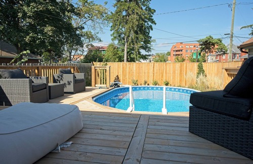Kingsville House | Modern, fully renovated lake-town cottage in Canada's southernmost town