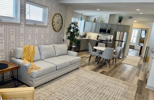 Trenton Apartment | Trenton Downtown Loft: Modern Style with Kitchen & Spa