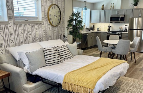 Trenton Apartment | Trenton Downtown Loft: Modern Style with Kitchen & Spa