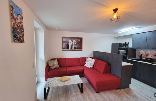 Volkach Apartment | Inviting Modern Vacation Apartment with Whirlpool & Breakfast