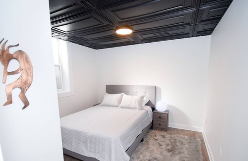 Blacksburg Apartment | Modern Game Day Rental - Walkable distance Lane Stadium