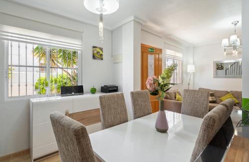 Lo Crispin House | Discover Belvilla by OYO Casa Crispin: 4-Star Family Retreat