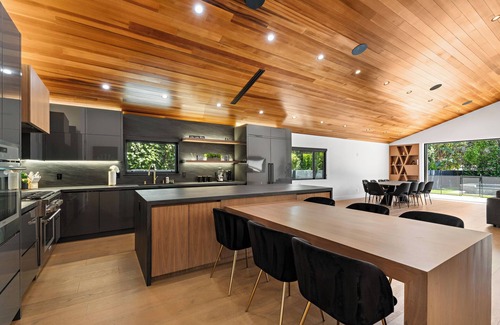 Valley Glen Villa | Explore a Modern Gateway in the Heart of Los Angeles