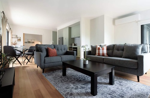 Launceston CBD House | Modern Getaway with Balcony & Secure Parking