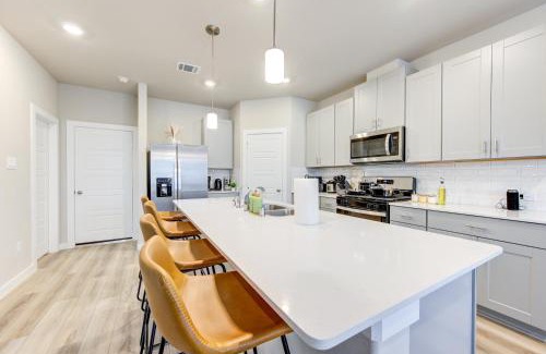 Clodine House | Modern 3-Bedroom Retreat Near Houston's Attractions