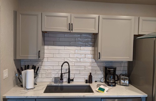 Angel Fire Condo | Ideal Modern Retreat: Bike, Hike & Family-Friendly Fun!
