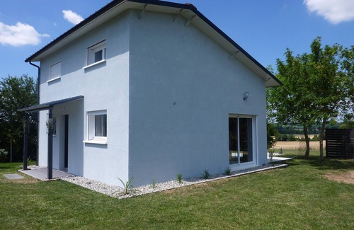 Blan House | Modern Gite for 4 with Pool and Spa in Midi-Pyrénées