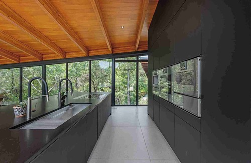 Austin House | Modern Glass House Near SXSW With Pool & Fire Pit