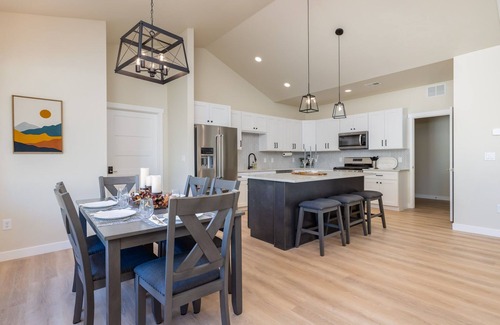 Grand Junction House | Modern Grand Junction Getaway Near Wineries, Hiking Trails and National Monument