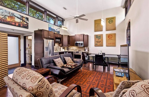 Clarksville House | Modern Guest House with EV Charger & Amazing Amenities