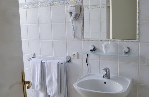 Antibes Old Town Hotel | Stylish Modern Hôtel with Breakfast and Family-Friendly Perks