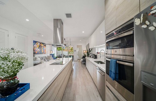 Coral Way House | Discover 3575 Modern Haven with Eco Pool & Family Amenities