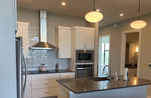 Emerald Point Condo | Modern Hill Country Oasis with Lake Travis Views & Pool