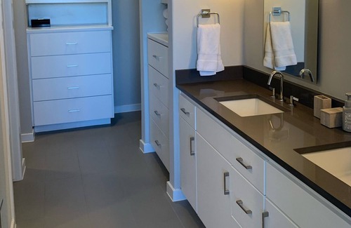 Emerald Point Condo | Modern Hill Country Oasis with Lake Travis Views & Pool