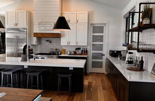 Travis Settlement House | Hill Country Retreat: Family-Friendly Escape with Pool & Spa
