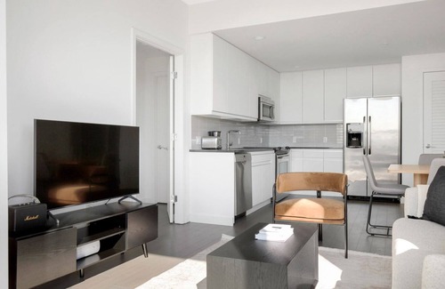 Hoboken Apartment | Modern Hoboken 2BR with Gym, Doorman & Pet-Friendly Perks