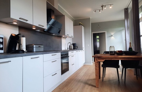 Wilhelmshaven House | Chic Holiday Home with Ocean View & Spa - Guest Rated 10/10