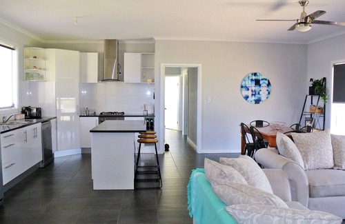 Lacepede House | Unique Coastal Retreat with Stunning Ocean Views & More!