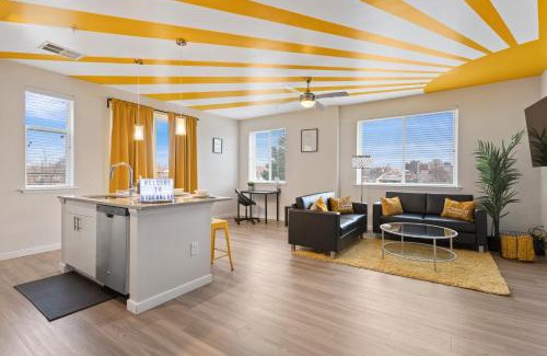 Downtown Baltimore Apartment | Inviting 2BR Home with Pool, Ocean View & Free Parking