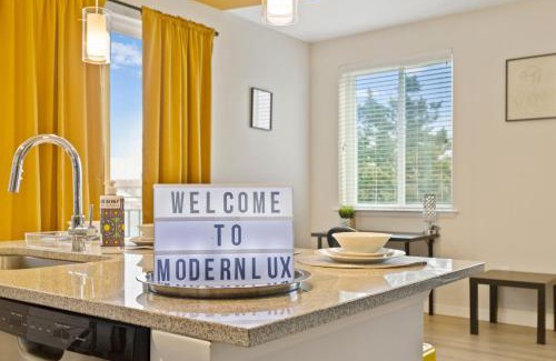 Downtown Baltimore Apartment | Inviting 2BR Home with Pool, Ocean View & Free Parking