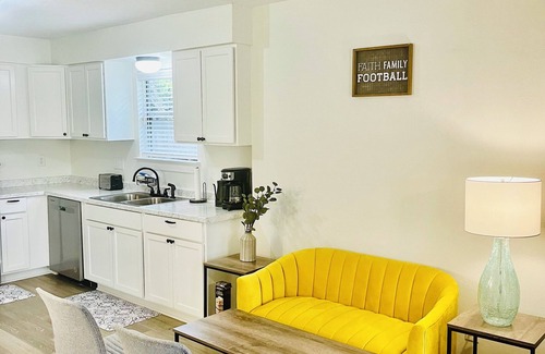 Wheeler Ridge House | Modern Home Near A&M: Ideal for Families and Travelers