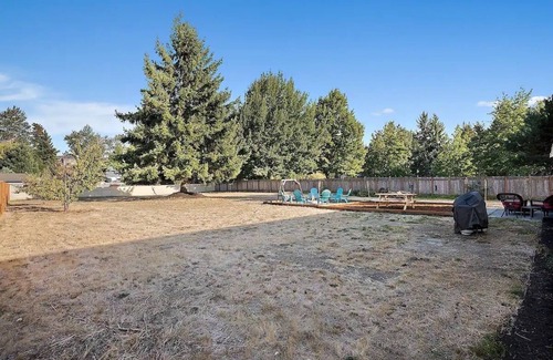 Elk Plain House | Modern Home Near JBLM - Ideal for Families and Pets