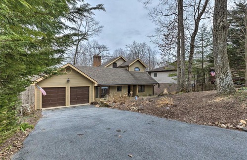 McGaheysville House | Inviting Home with Deck, BBQ, Games & Fire Pit Awaits!