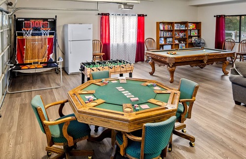 Atascadero House | Pet-Friendly Getaway with Game Room & Fire Pit Fun