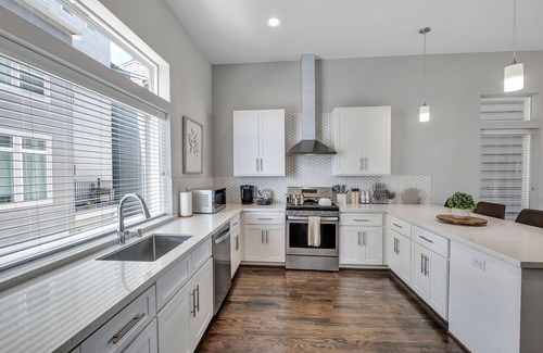 East Downtown Houston House | Stylish Home in Downtown Houston with Rooftop Patio